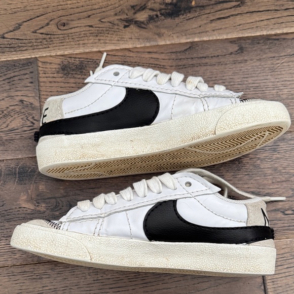 Nike Big Kids size 6 sneakers - Picture 3 of 12